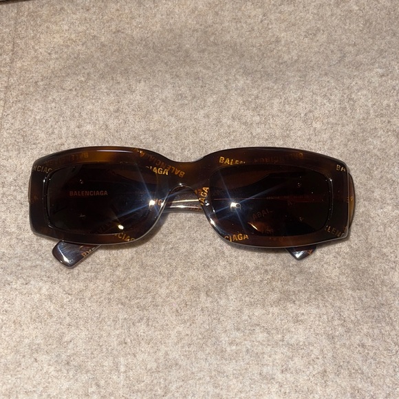 Balenciaga Sunglasses - Picture 3 of 4